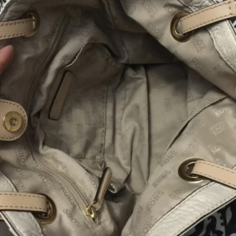 MK purse - Picture 3 of 4